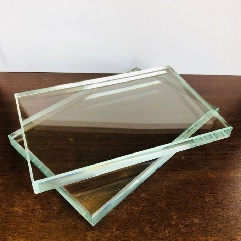 Dark Blue Mirrored Glass with Reflective Finish for Modern Aesthetic Design