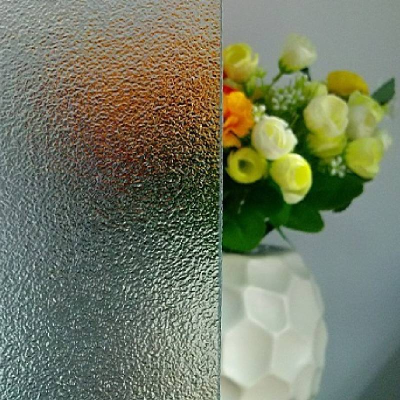 Translucent Glass Reflection Art for Enhanced Privacy and Aesthetic Appeal