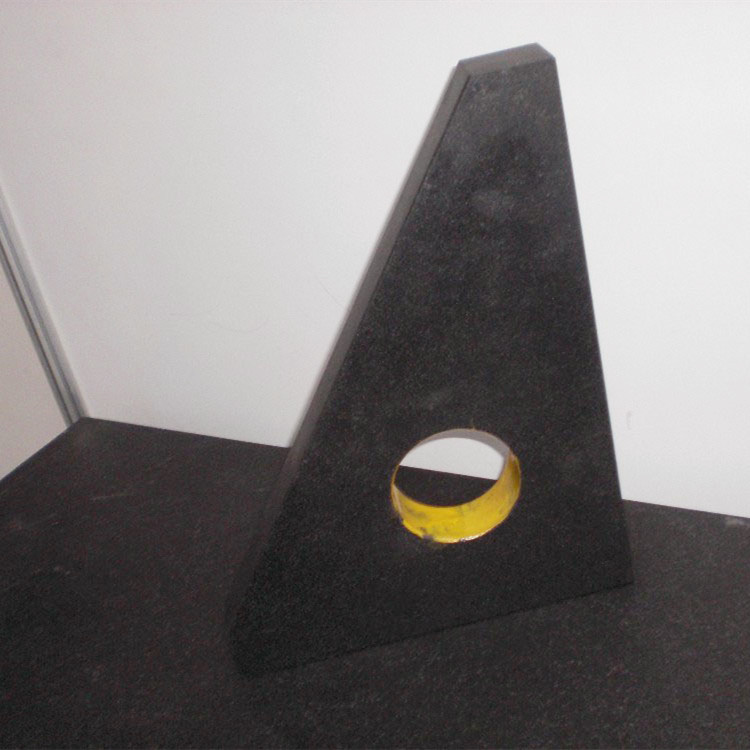 Globe valve with 1 inch diameter for precise flow control in industrial settings