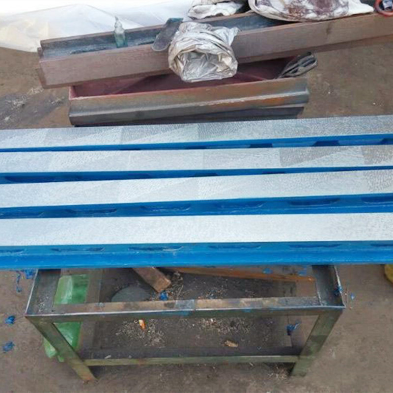 Innovative Solutions to Deter Birds from Roosting in Urban Environments with Effective Spikes Innovative Solutions to Deter Birds from Roosting in Urban Environments with Effective Spikes