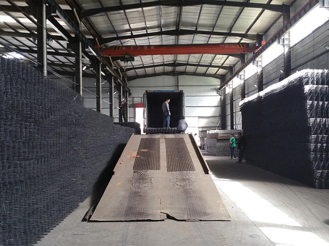 Top Manufacturers of Galvanized Welded Wire Mesh for Various Applications and Industries