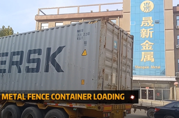 METAL FENCE CONTAINER LOADING