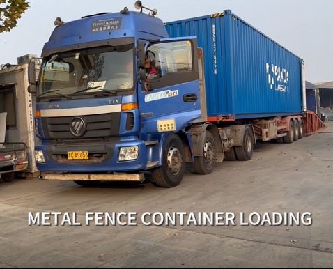 METAL FENCE CONTAINER LOADING