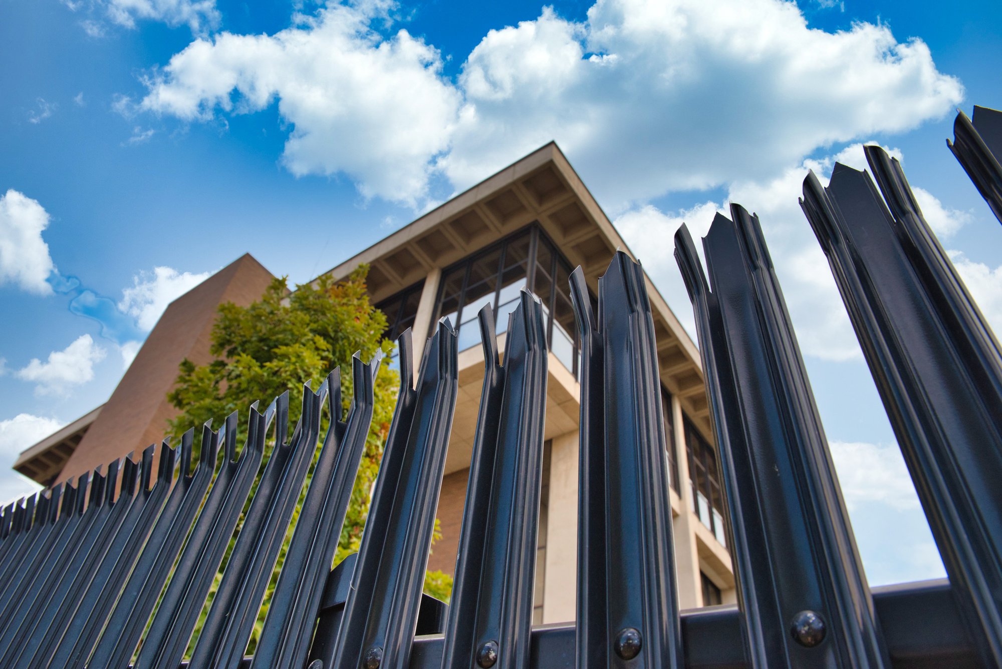 wholesale chain link fence accessories