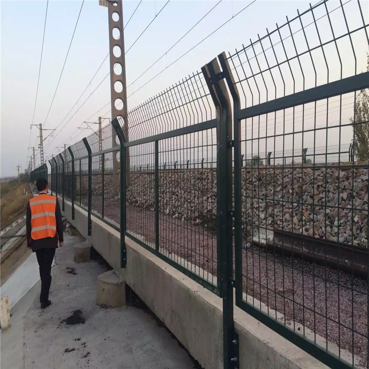 High-Quality Black Mesh Chain Link Fence Manufacturing for Enhanced Security and Durability