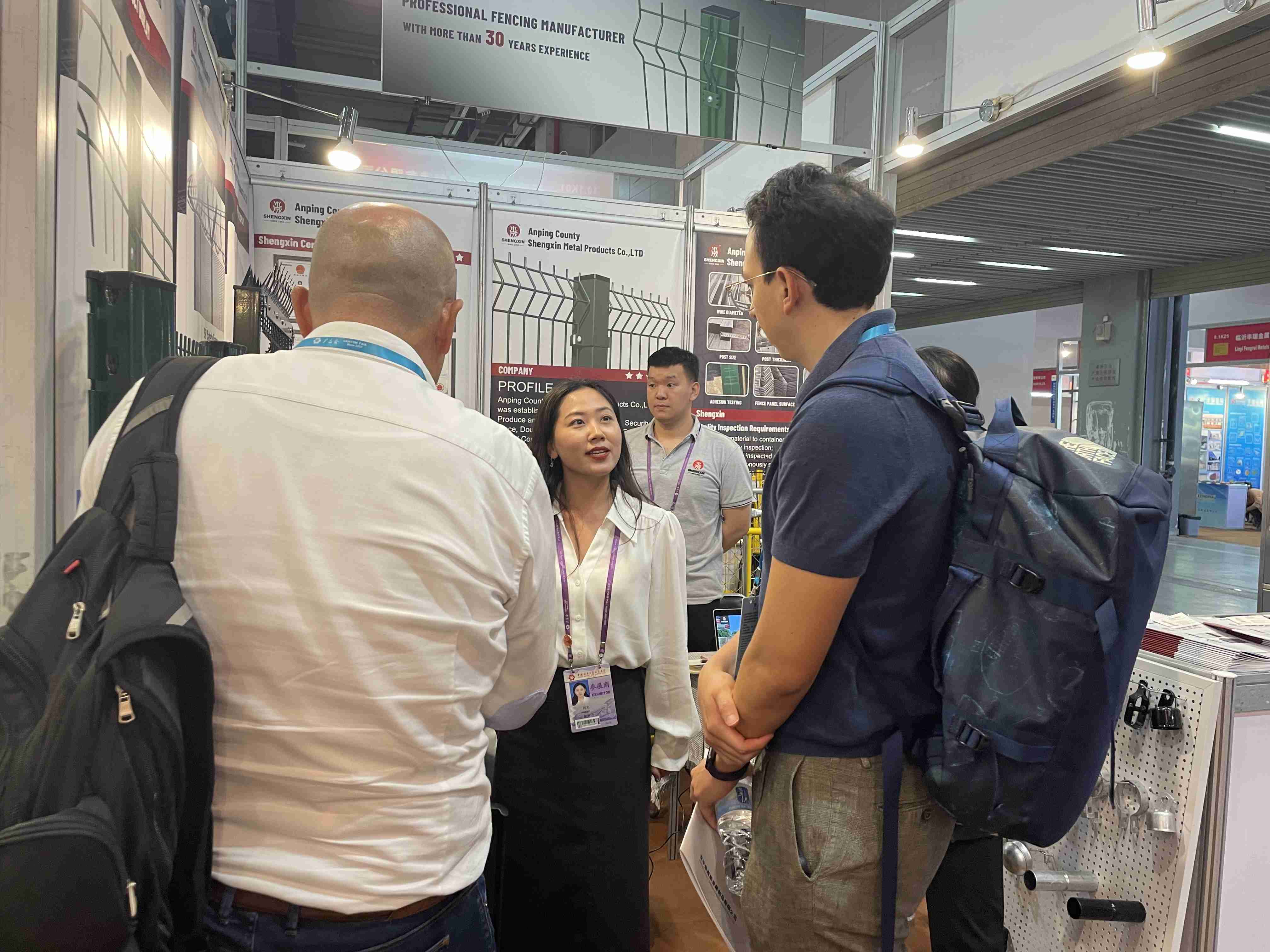 odm kim loại đứng cho hàng rào bảng điều khiển