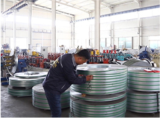 قفس‌های مرغداری در چین و تأثیرات آن بر صنعت پرورش طیور