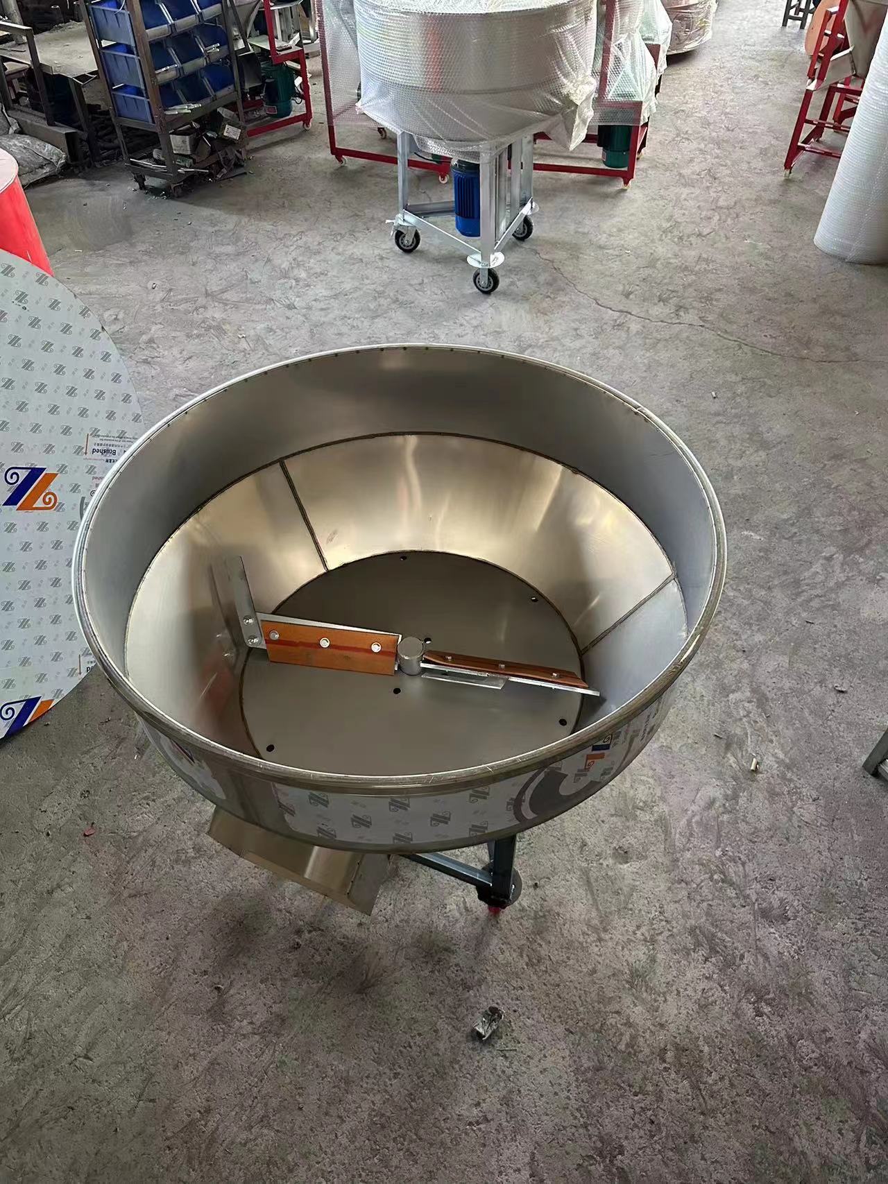 small farm feed mixer