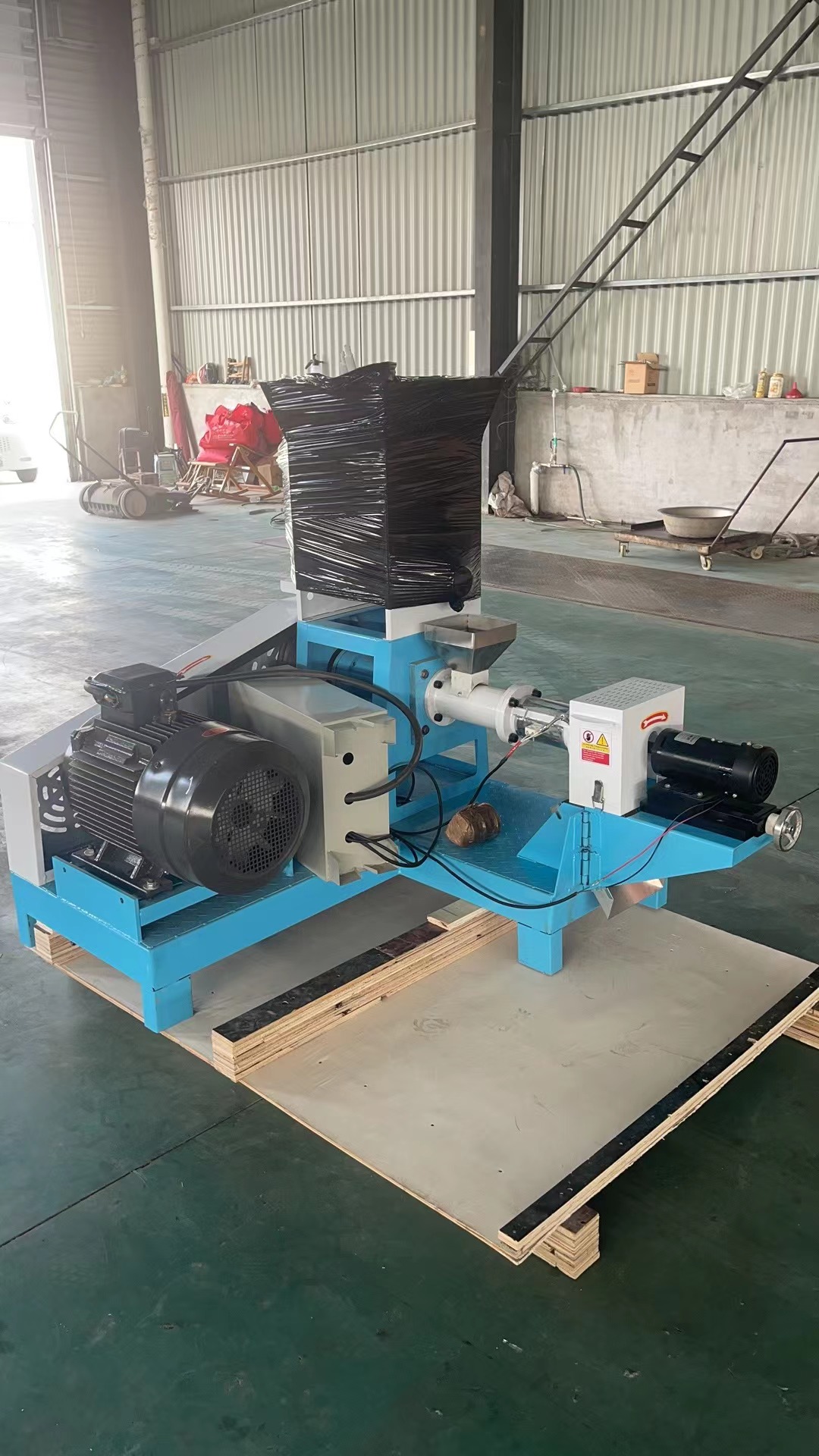 Exploring the Unique Habitats and Care Practices for Healthy Pig Pens and Happy Swine