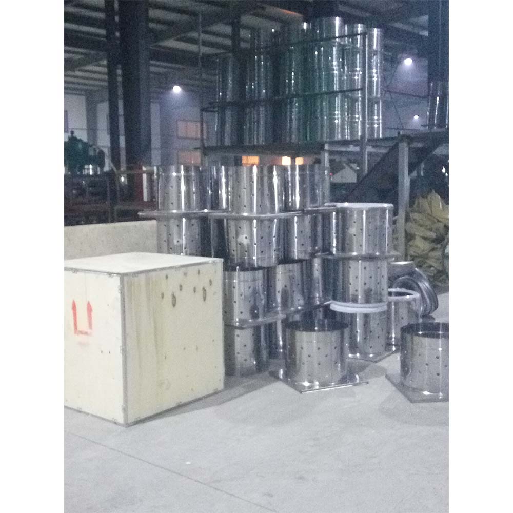 chicken cage feeder