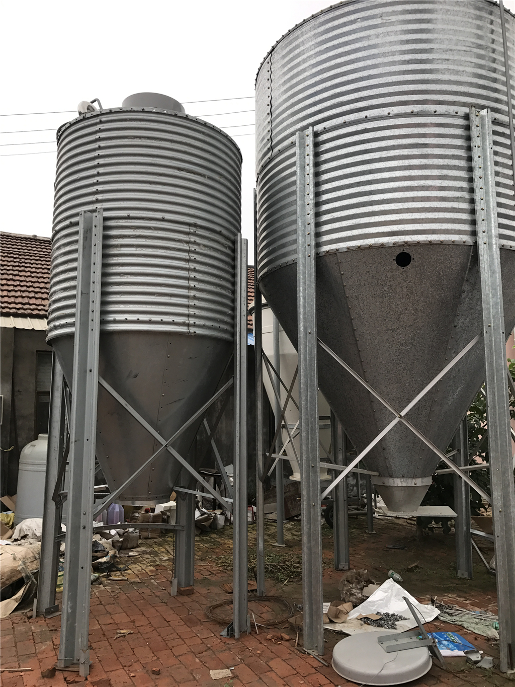 Using Chicken Wire for Building a Durable Rabbit Cage at Home