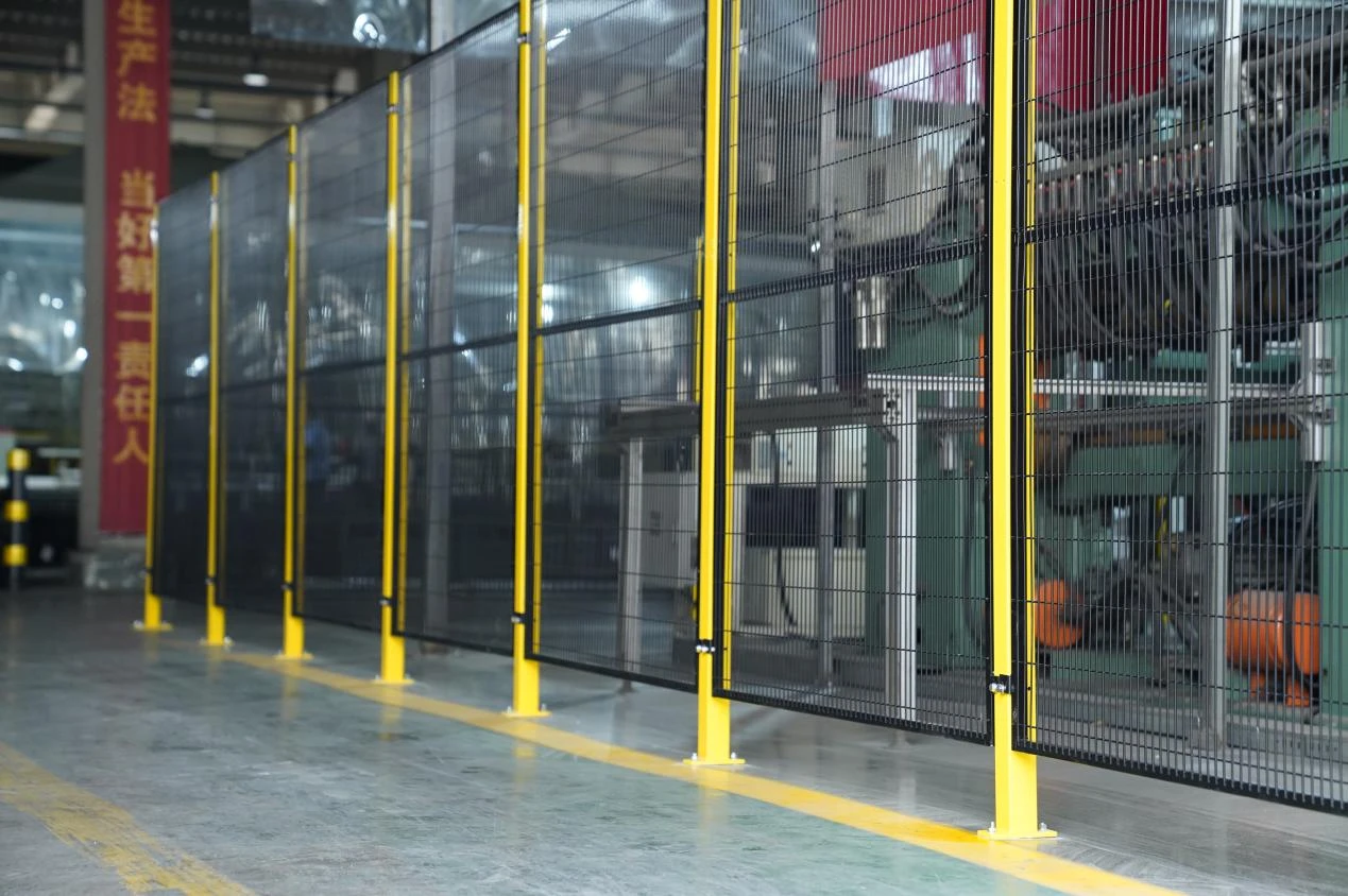 The Expanding Market for Stainless Steel Mesh Panels and Modern Metal Fencing Solutions