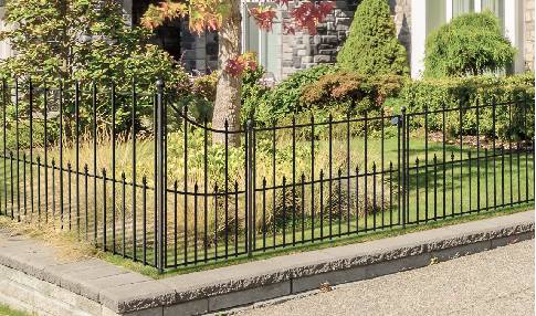 Metal Mesh Trellis Panels for Elegant Garden Design and Structure