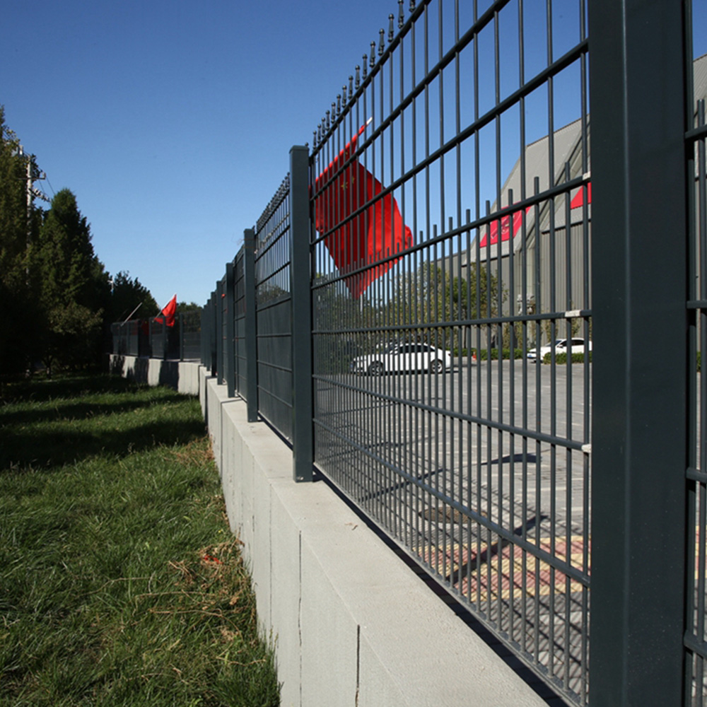 چادر زدن و حفاظت در برابر حشرات در خودروی شما چادر زدن و حفاظت در برابر حشرات در خودروی شما