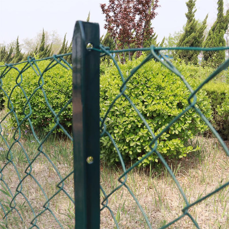white vinyl fence 8 ft high