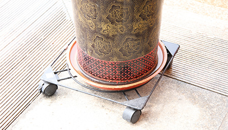 Metal Floral Wall Basket for Elegant Home Decor and Garden Aesthetics