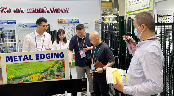 ladder hooks for chain link fence