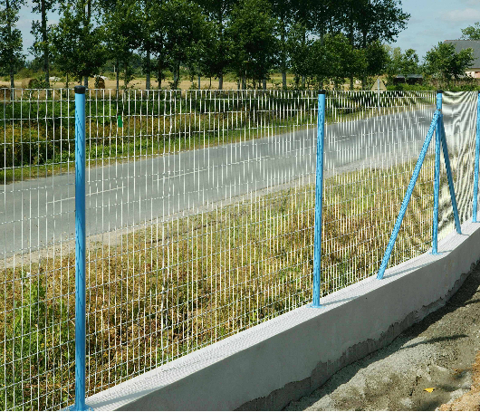 Affordable 100 Feet Chicken Wire for Secure Fencing and Garden Protection