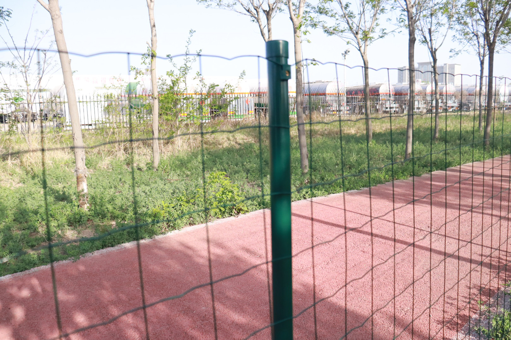 Creative Ideas for Decorative Lawn Border Fencing Solutions