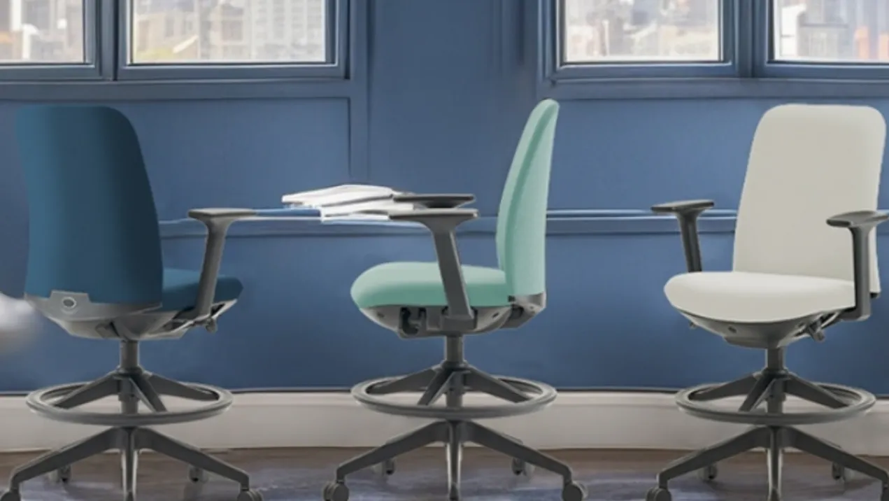 The Evolution of Desk Chairs: From Basic to High-Tech Designs