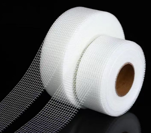 Top 4 Benefits of Using Alkali-Resistant White Fiberglass Mesh Tape