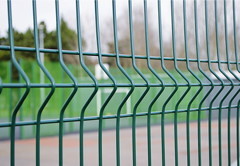wire mesh fence details
