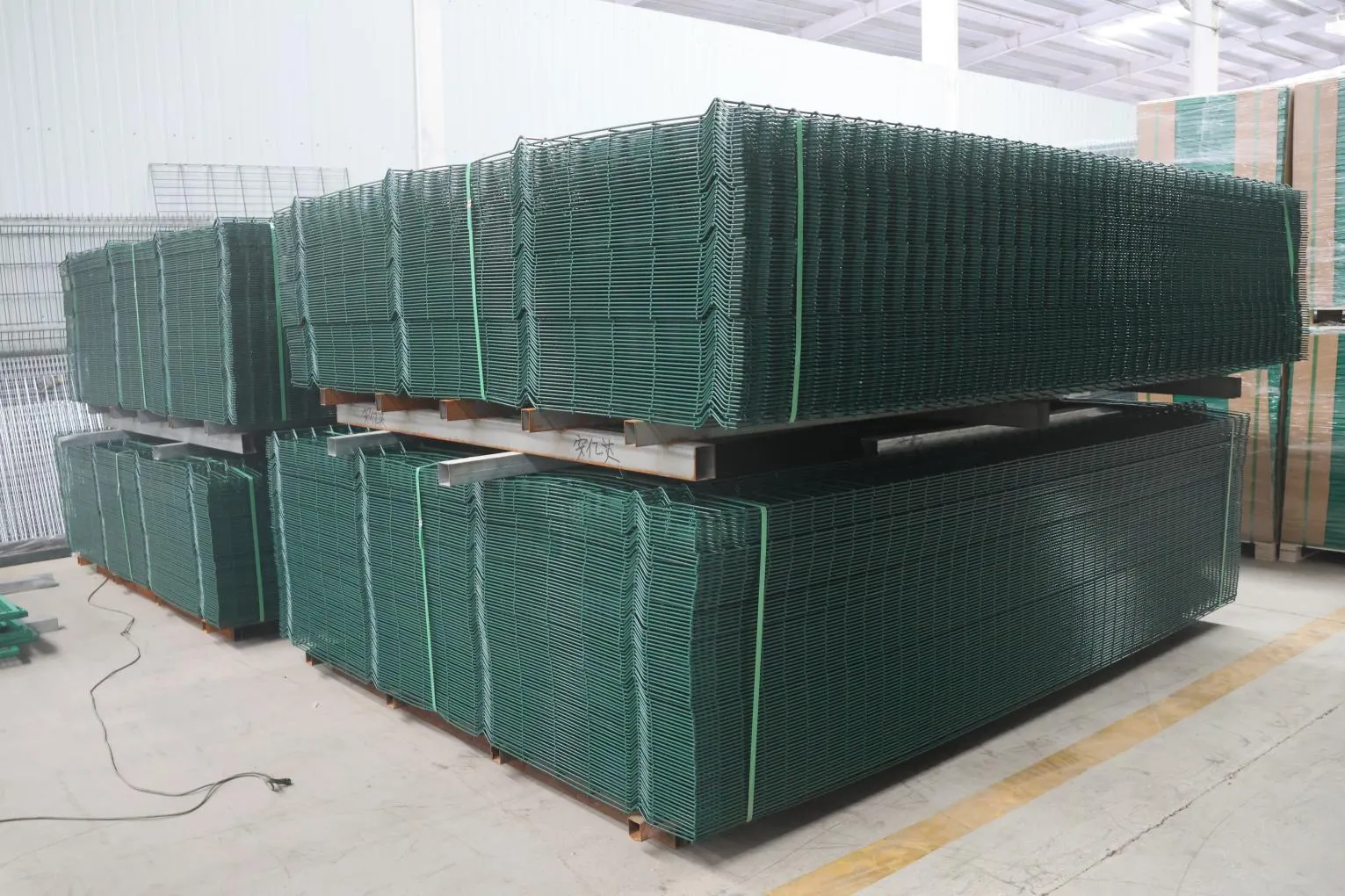 Versatile Applications of Metal Mesh Sheets in Various Industries