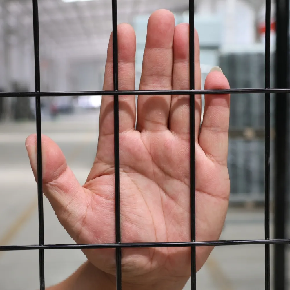 price of black chain link fence