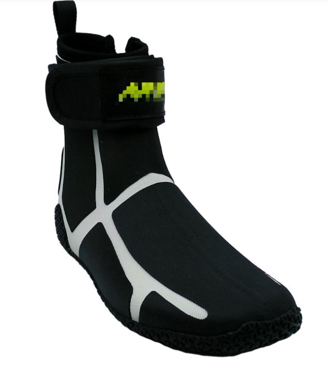 The design of rubber sailing boots evolved