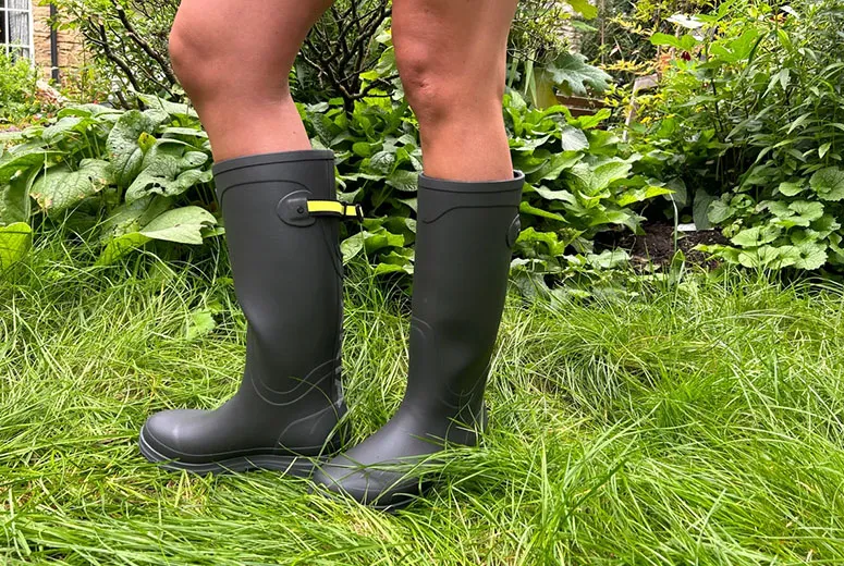 Fashionable and Practical Rubber Boots for All Seasons