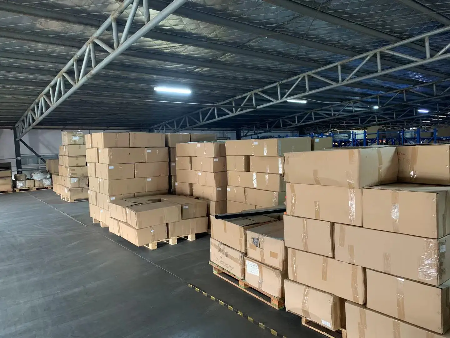 Exploring the Benefits of Chrome Strips for a Neat and Trimmed Appearance in Home Design