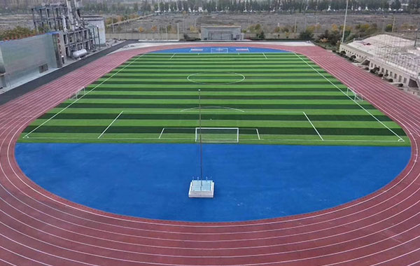 This product is developed and produced using the principle of sword-shaped structure. It has the characteristics of fullness,straightness, rebound, wear resistance and simulation. Wear resistance, this product is 2-3 times more wear-resistant than other models. The splitting rate is much lower than that of other products. The middle of the grass filament is the position in contact with the outside world, but the middle part of the entire grass filament is the thickest. It can effectively reduce split hair loss caused by friction, which is 2-3 times that of ordinary products.