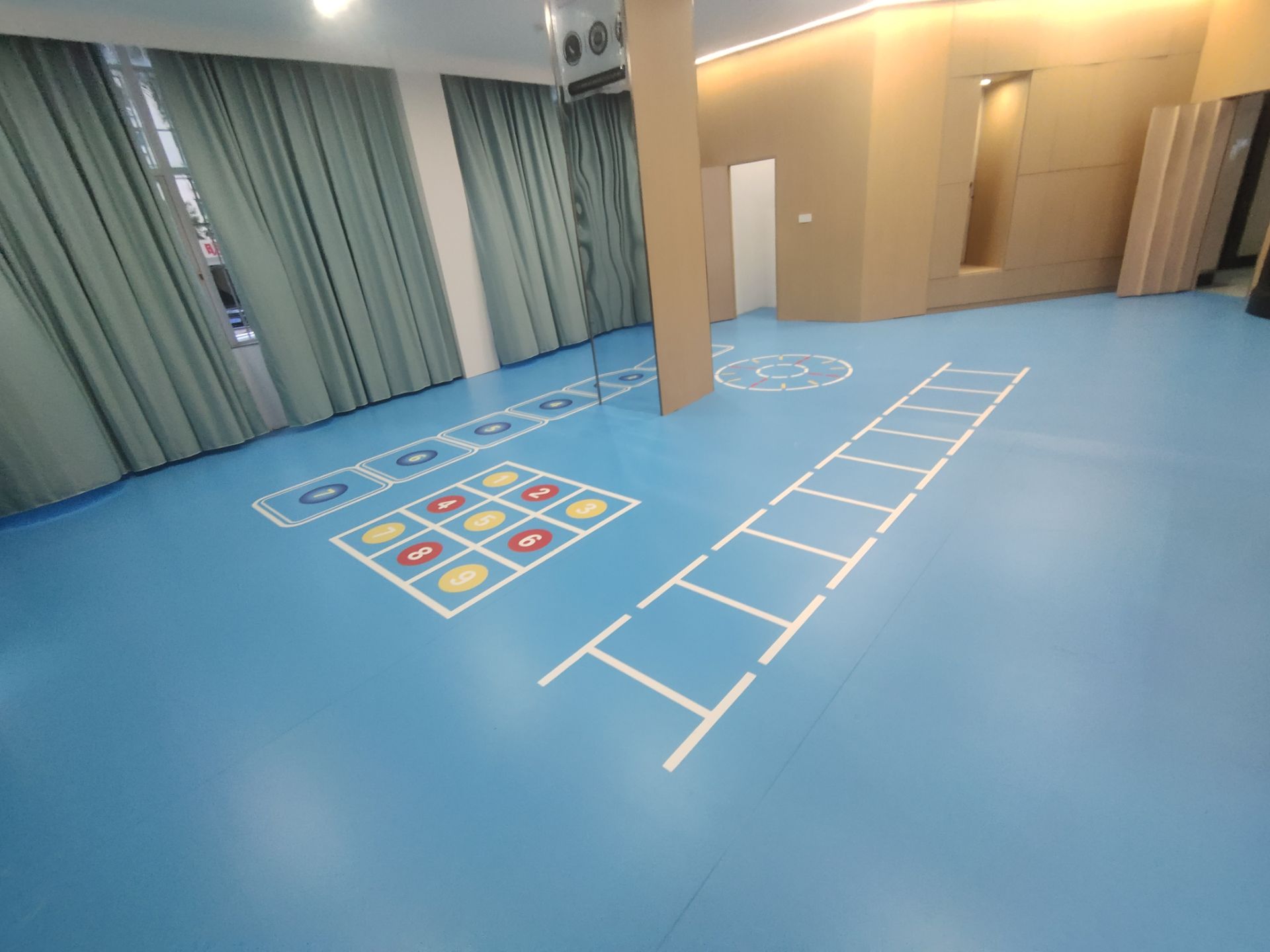 Commercial Vinyl Tile Flooring – Durable & Cost-Effective Solutions