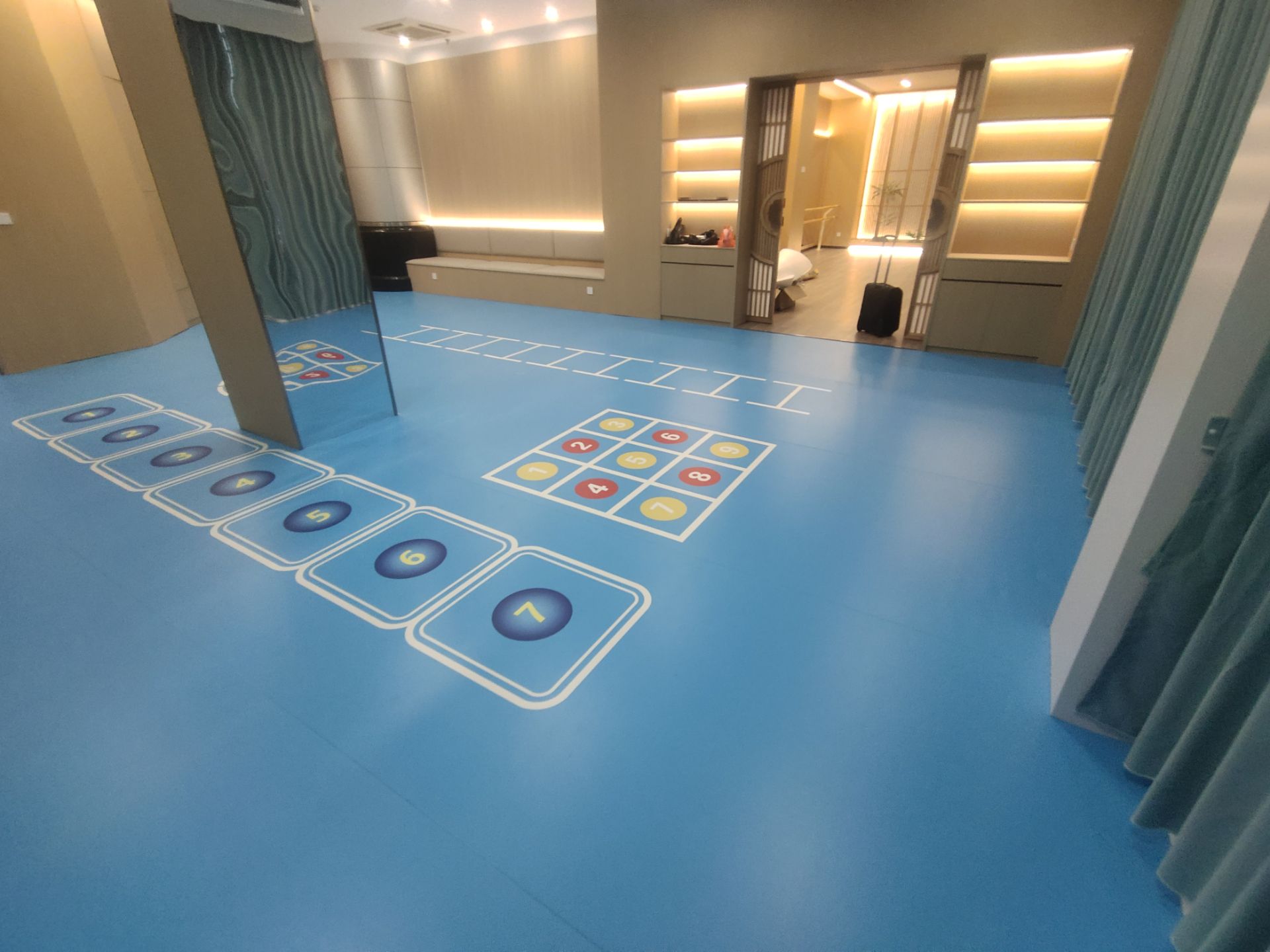 Commercial Wood Look Vinyl Flooring: Durable, Stylish & Cost-Effective Solutions for Modern Commercial Spaces
