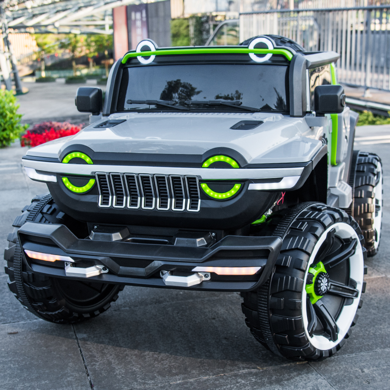 Three-wheeled scooter for fun and leisure activities on the go