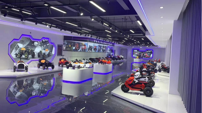 Four-Wheeled Electric Mobility Scooter for Enhanced Comfort and Convenience in Urban Transportation