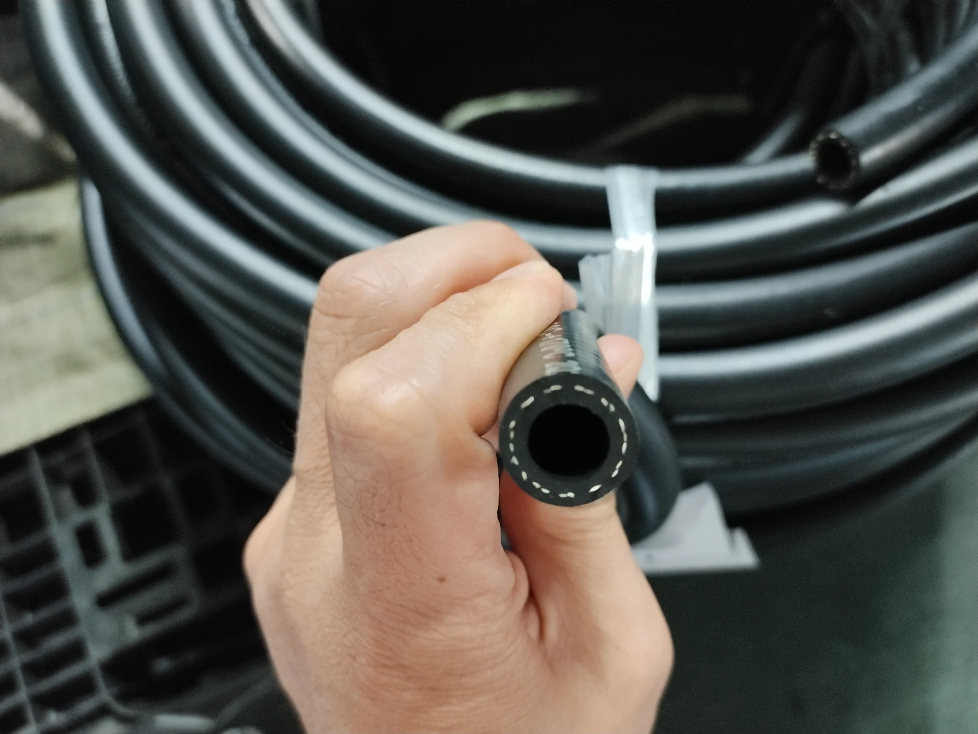 auto ac recharge hose