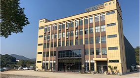 програмувана робота з машинами для обіймання