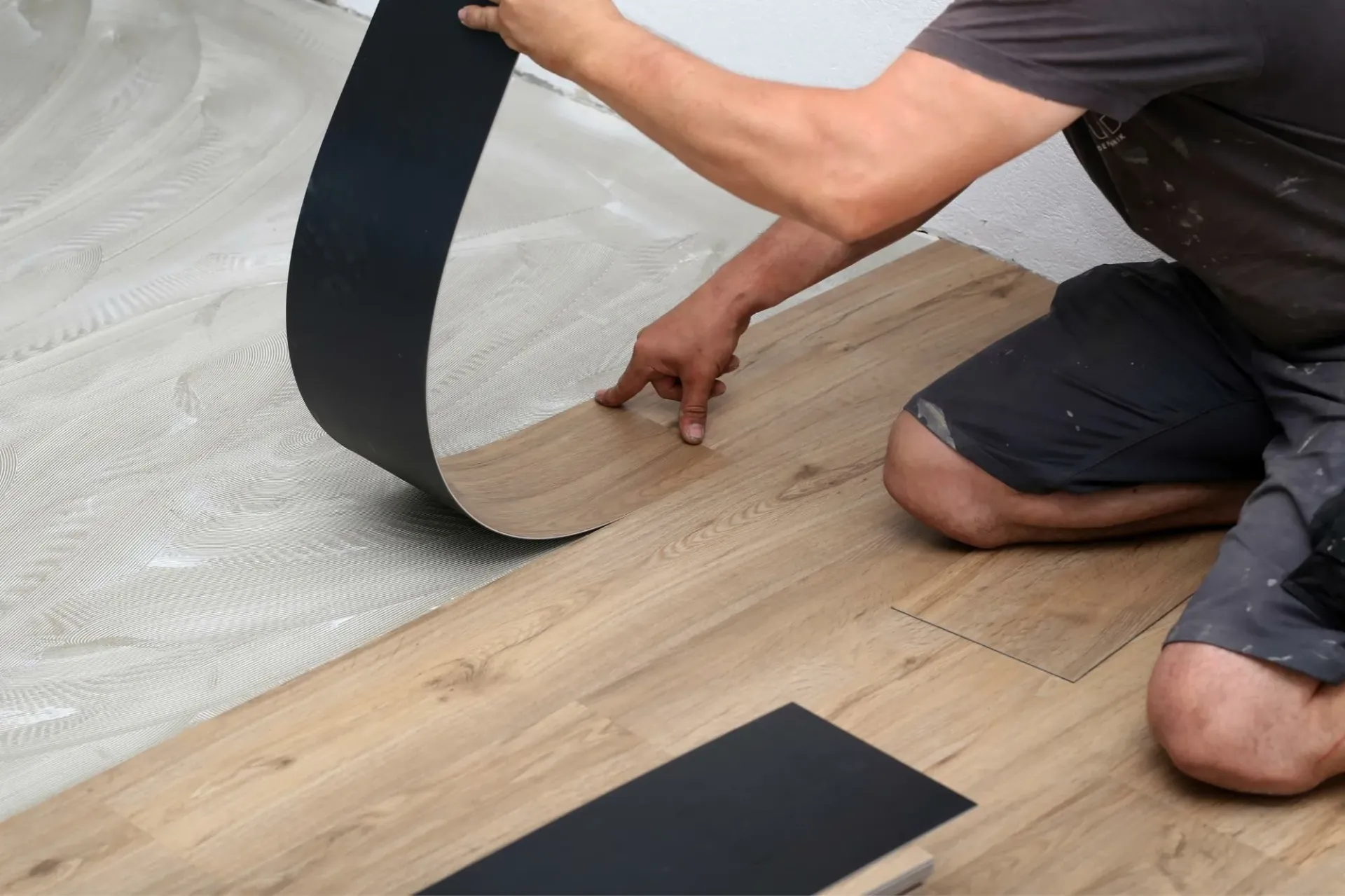 Innovative Surface Protection with Sensitive Masking Tape for Precise Painting and Crafting