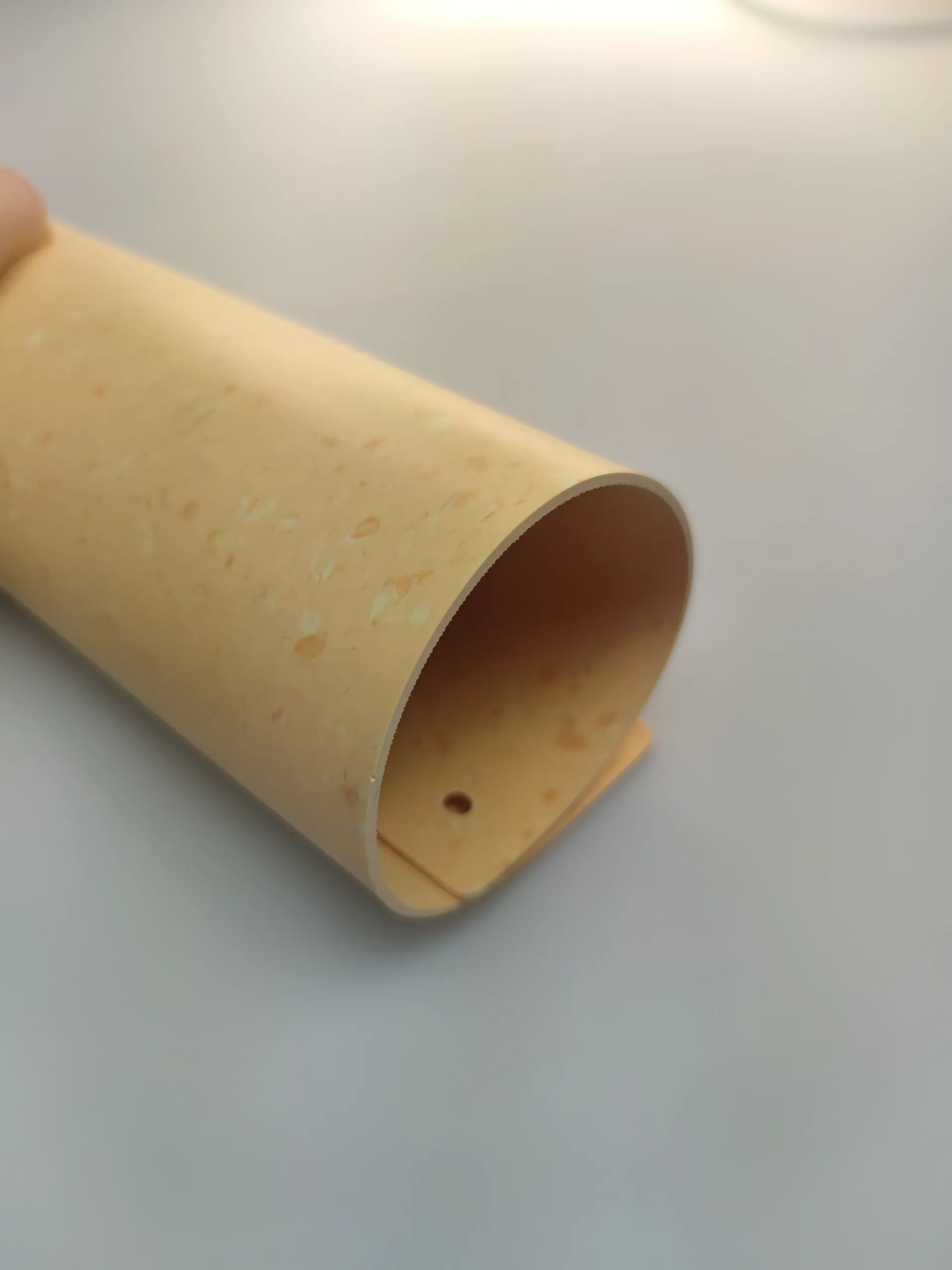 Gdzie kupić 14-stopową szeroką winylową podłogę na wymiar?