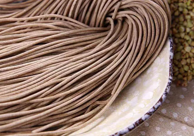 स्पॅगेटी बॉलॉन्स बनविण्यासाठी