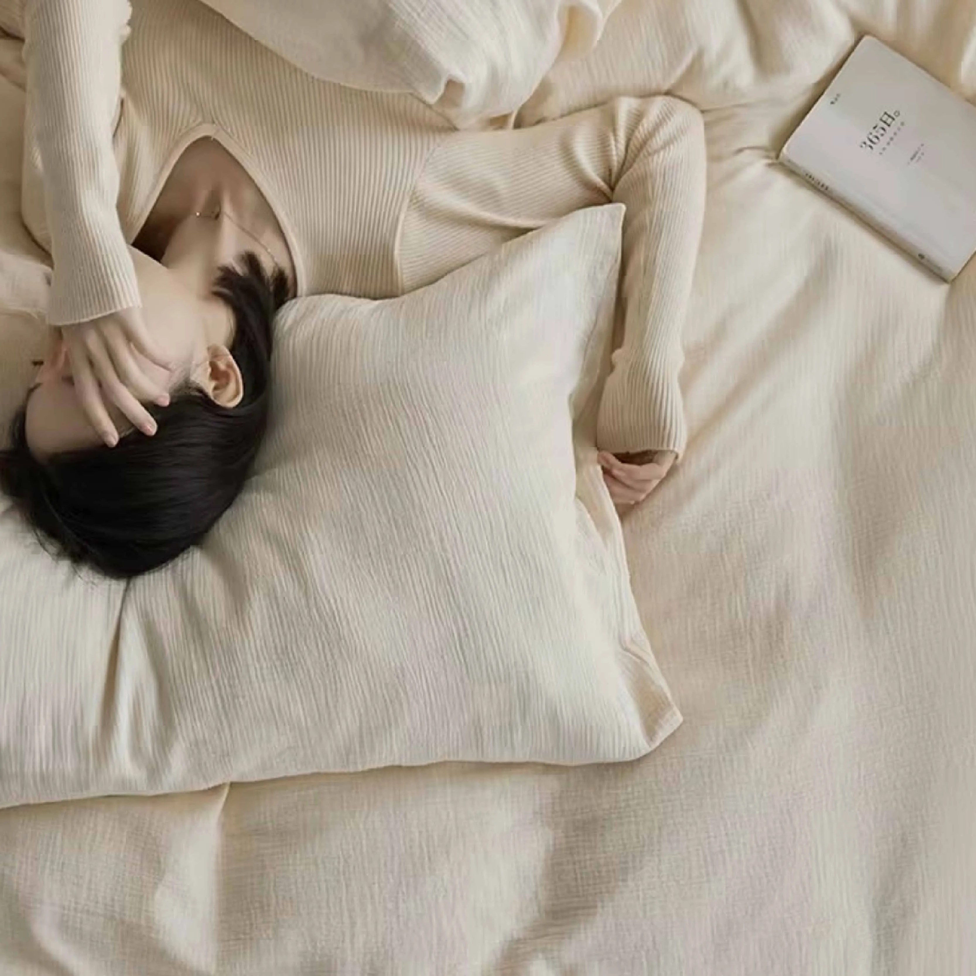 Cozy Comfort and Warmth Discovering the Perfect Bed Covering for a Restful Sleep