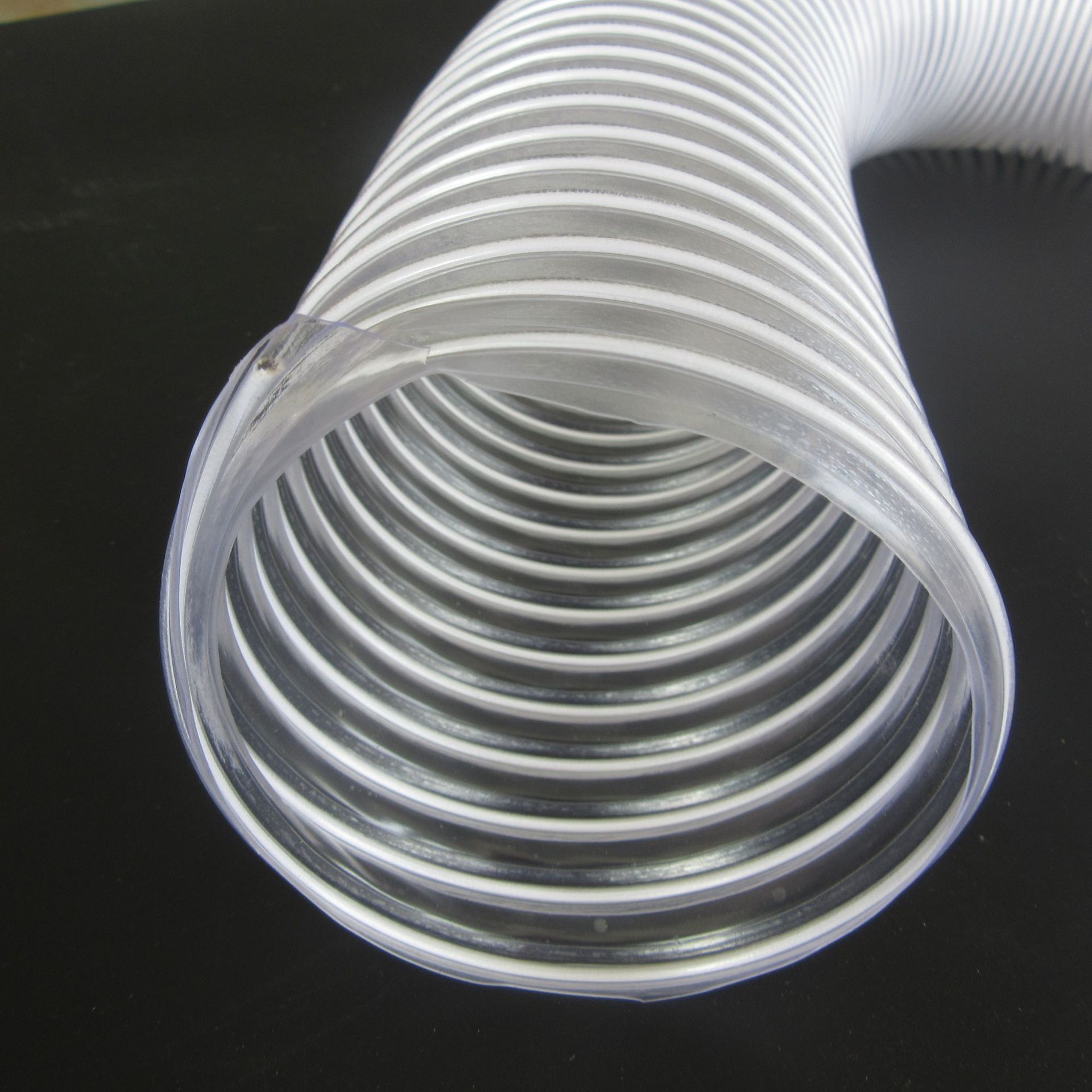 Flexible Green PVC Suction Hose for Efficient Fluid Transfer Applications