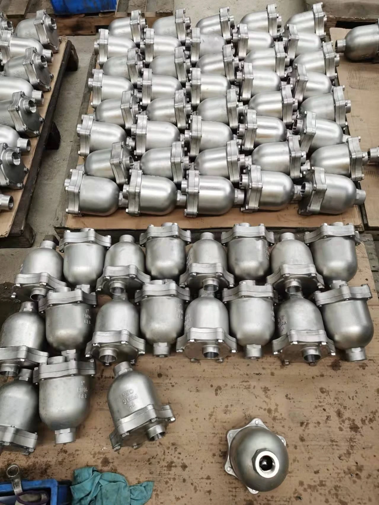 driveway manhole cover