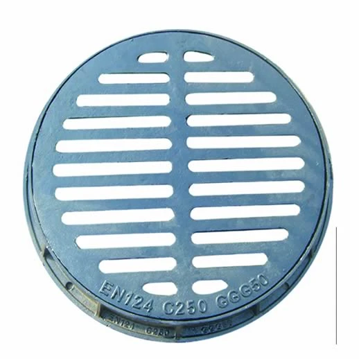 Durable Outdoor Trash Can with Secure Lid for Waste Management