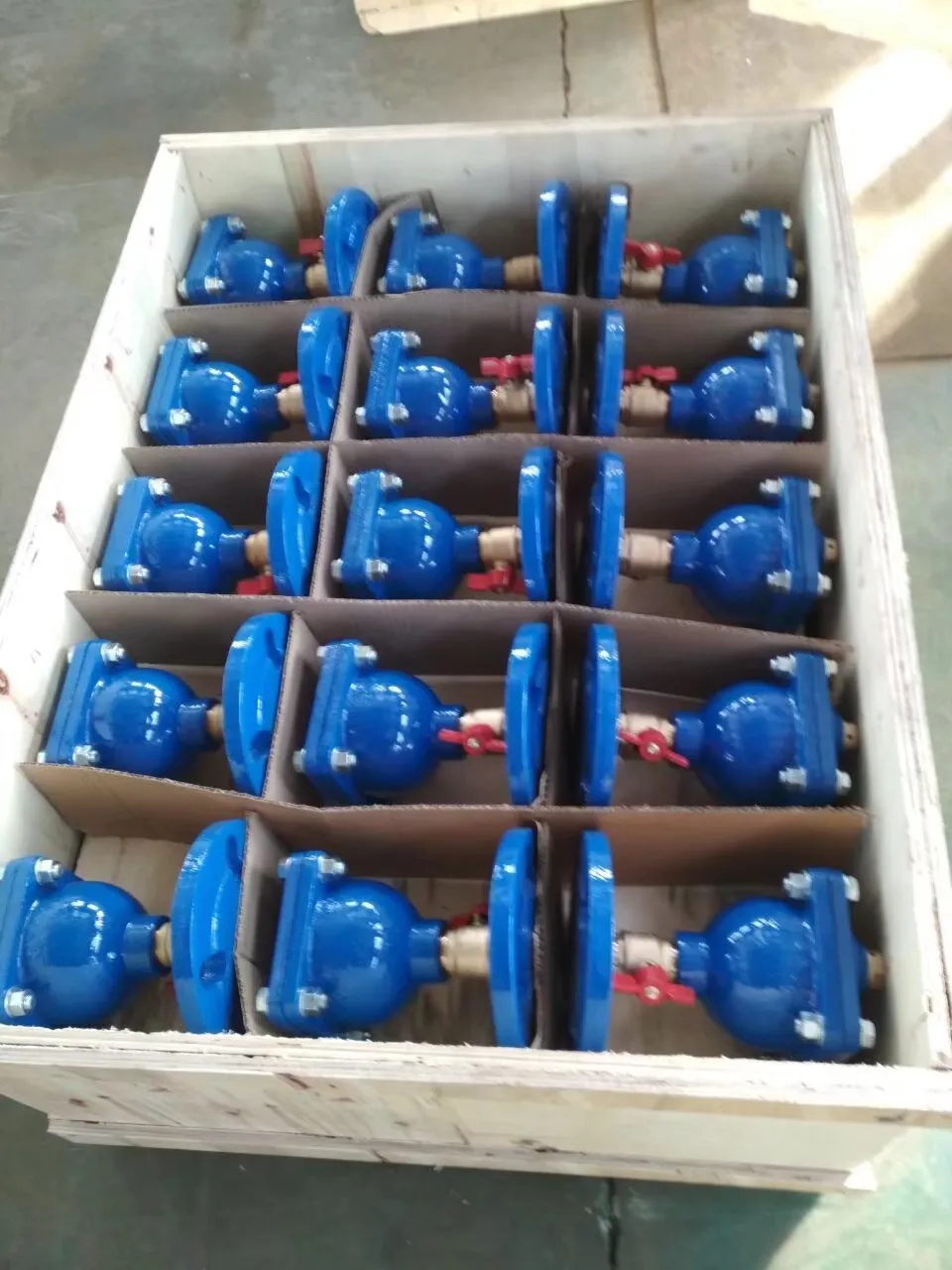 Ductile Iron Manhole Cover and Frame With Safety System