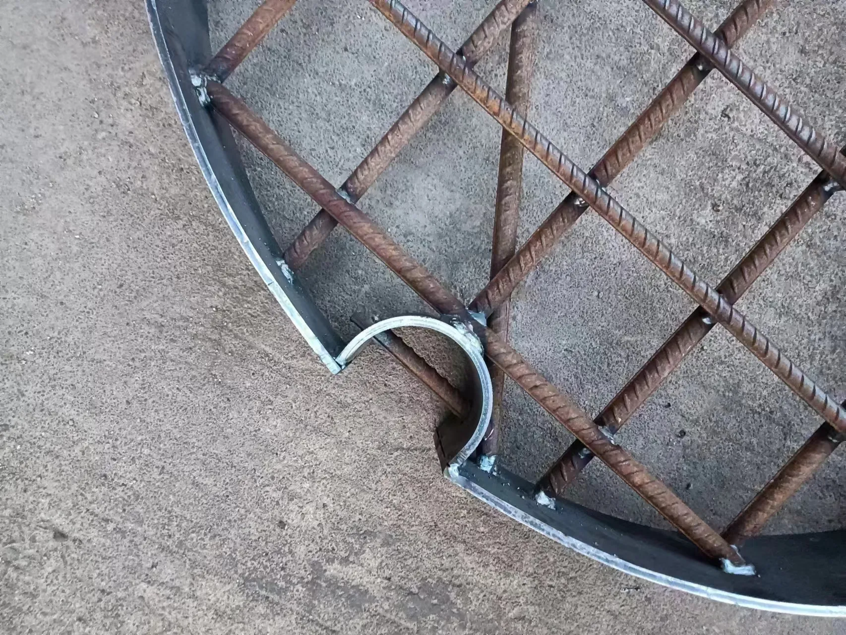 Read More About round gully grid