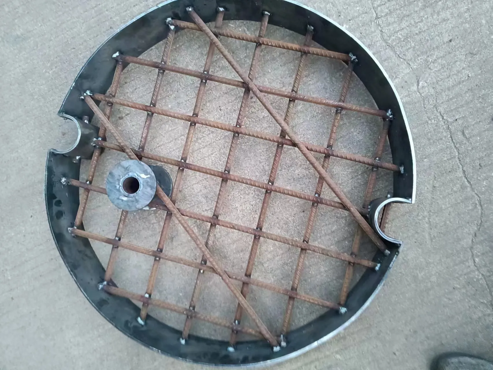 Read More About round gully grid