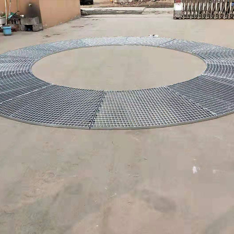 round recessed manhole cover