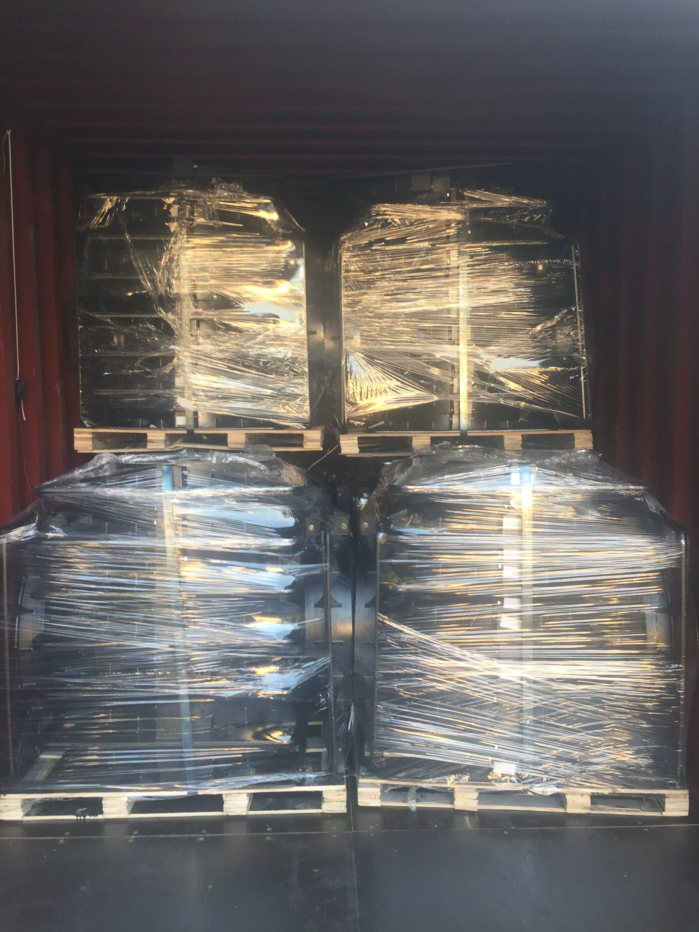 small waste bin with lid